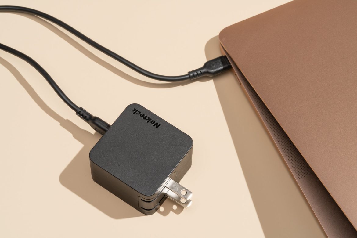 The Ultimate Guide to Choosing the Right Laptop Adapter: OEM vs. Aftermarket